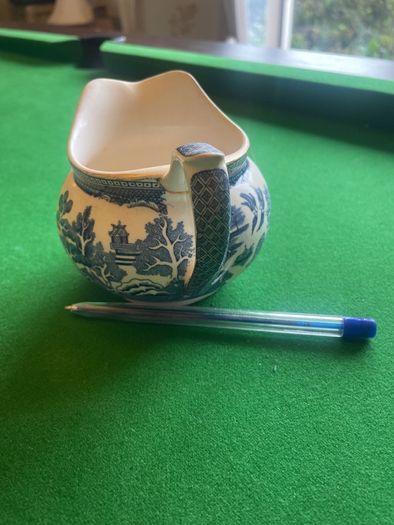 willow pattern arklow jug pottery