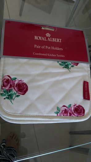 Brand New Royal Albert Pair of Cream Pot Holders in Rosecloud