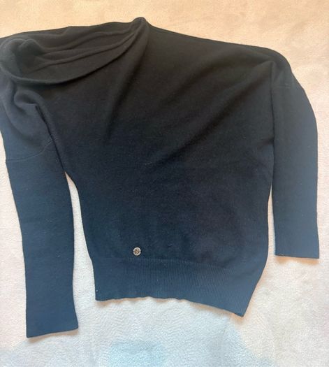 Lucy Nagle 100% cashmere black one shoulder jumper