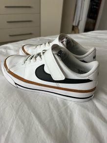 Kids Nike Runners - White Leather