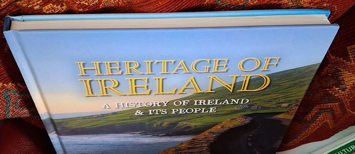 Heritage of Ireland / A History of Ireland & Its People / Nathaniel Harris / 2015