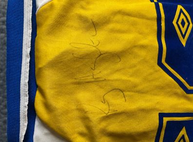 signed jersey signed by Ray Houghton