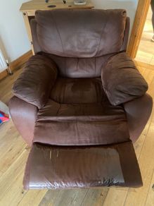 Recliner sofa and 2 recliner armchairs