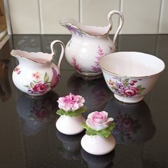 Fine Bone China Set.