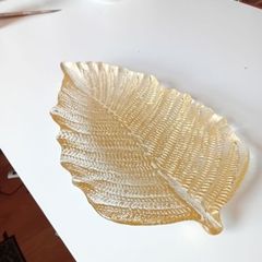 large decorative leaf plate