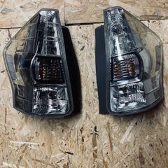 Toyota Prius Alpha tail lights