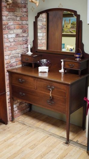 Edwardian Mahogany Dressing Table