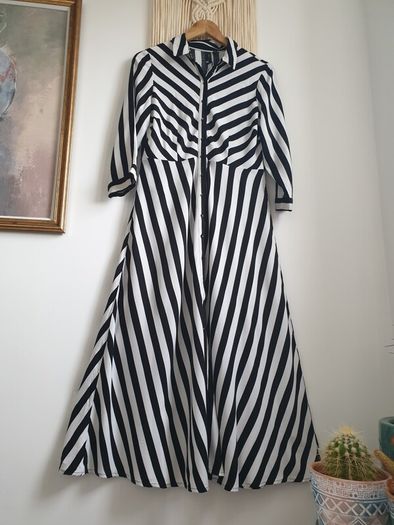 Yas dress size medium