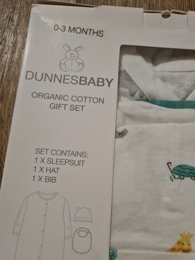 babys gift set sleep suit hat and bib