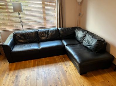 Black leatherette corner suite