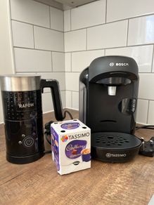 Coffee machine & milk Frother