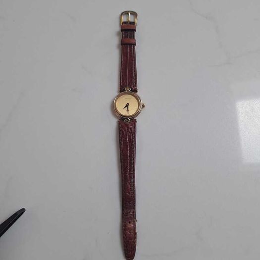 Ladies Vintage Guicci 4500L Quartz Watch