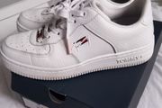 tommy hilfiger runners
