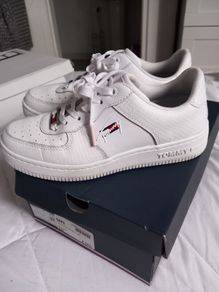 tommy hilfiger runners