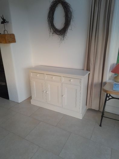 sideboard