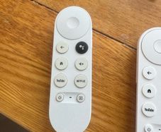 Google Chromecast Google TV the 4K HDR version (Model GZRNL
