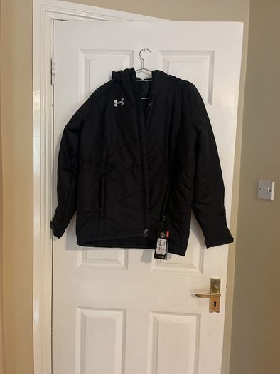 Under armour jacket size Xl youth