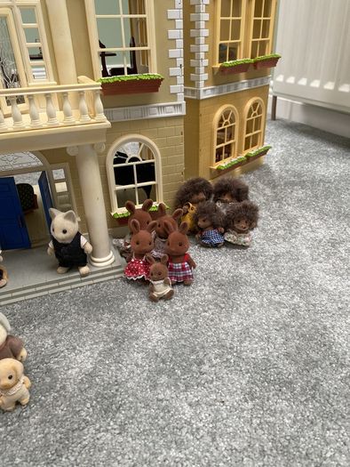 Sylvanian Hotel and families