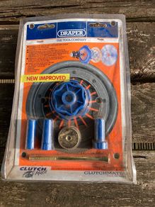 Clutch plate fitting tool
