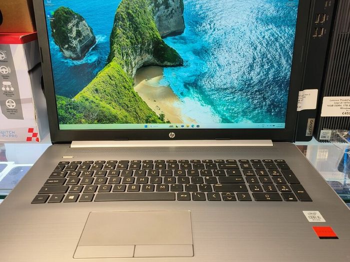 17.3 inch HP 470 G7 NoteBook, Intel i5-10210U 10th Gen, 12GB RAM 500GB SSD Windows 11 Pro Laptop (UHD Graphics Radeon 530)