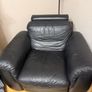 Black leather Natuzzi sofa and two chairs Image 5