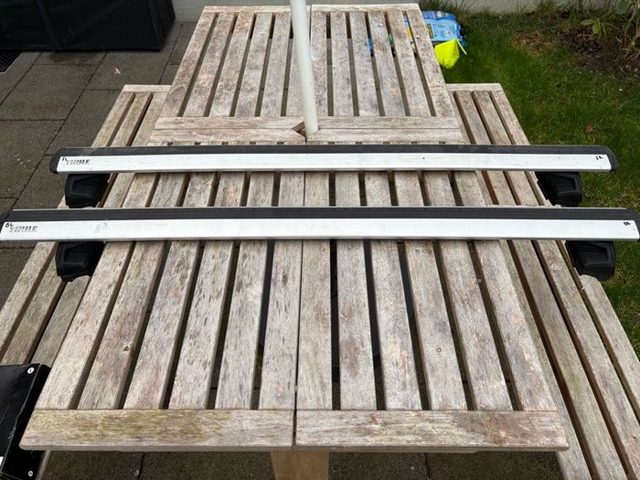 Thule Evo footpack, fitting kit and 118cm Wingbars
