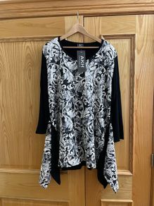 NEW - AKH top - oversized