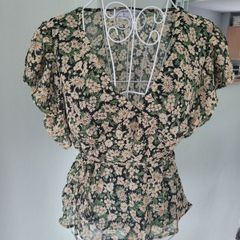 floral top size small