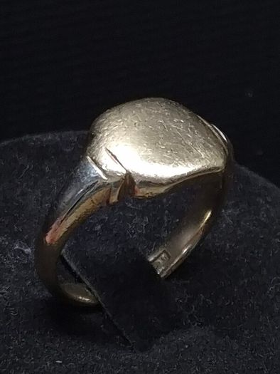 Antique 9ct Gold Birmingham Hallmarked Signet Ring Size 58.5