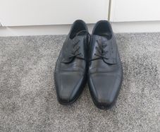Shoes size 9