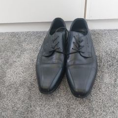 Shoes size 9