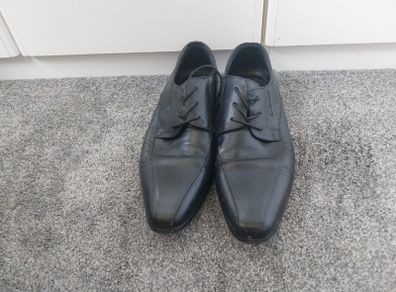 Shoes size 9
