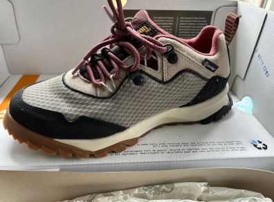 Timberland ladies walking shoes, size 4.5, new in box