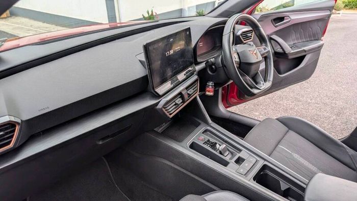 Cupra Leon 2023 Hatchback 1.5 eTSI mild-hybrid