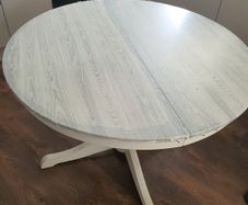 round dinning tables
