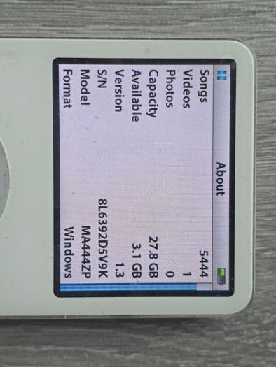 iPod 5th (5.5) Gen Classic 30gb (Free Post)