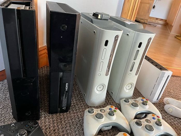 JobLot Consoles,Controllers (For Parts or Repair)