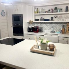 Fitted kitchen and island Galley style