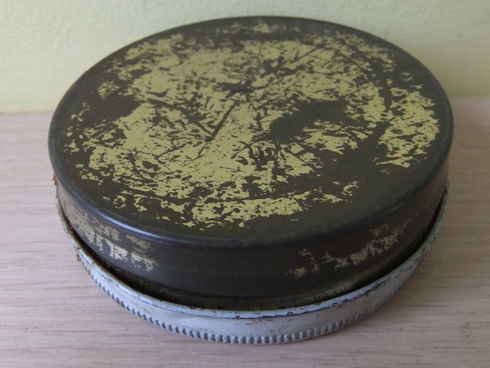 Balkan Sobranie Tin