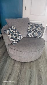 Swivel chair