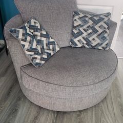Swivel chair