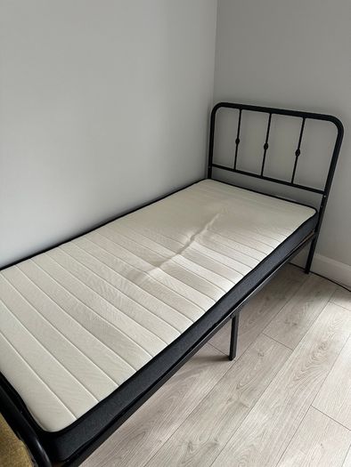 Single bed with mattress