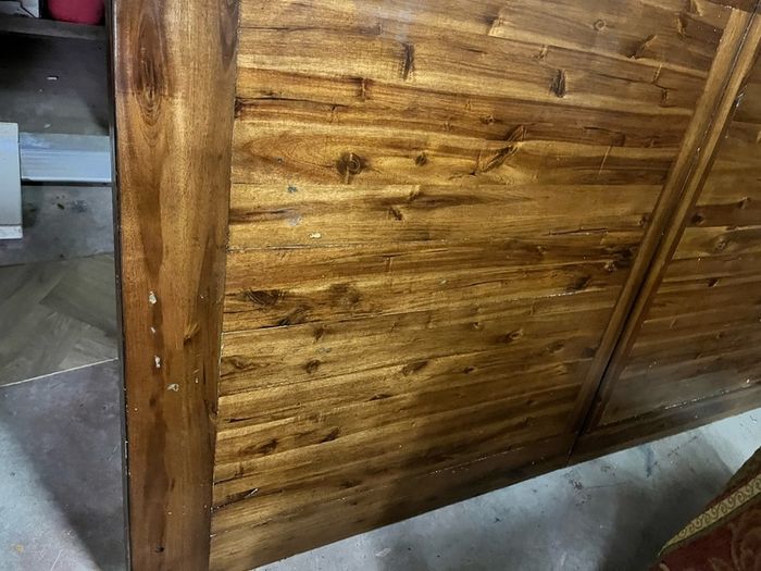 Solid wood dining table + 6 matching chairs