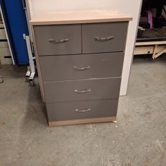 chests of drawers
