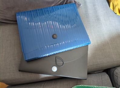 2 file folders