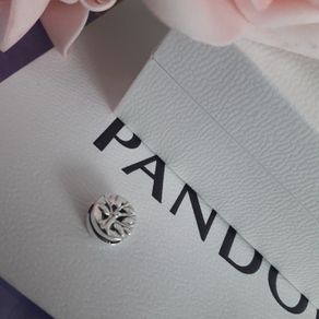Brand new genuine pandora sterling  silver tree of life charm