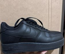 New Nike Air Force 1 Black Size 7.5