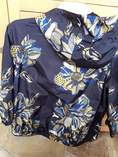 New with Tags Bosideng Ladies Polyester Rain Jacket Size S