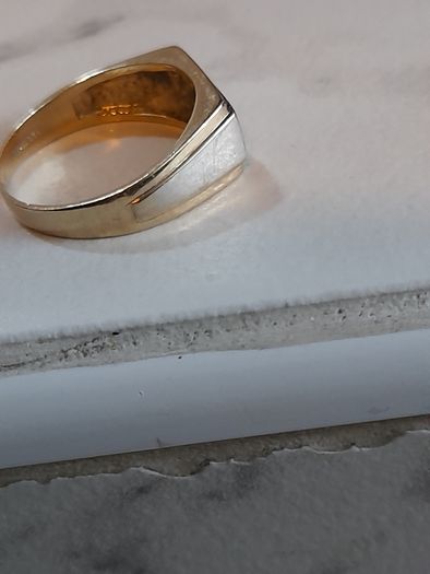 9ct white and yellow gold ring hallmarked 375 size 9