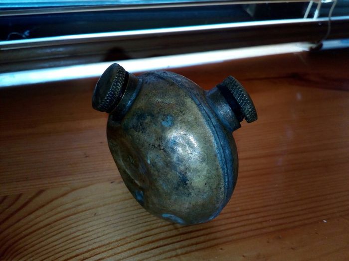 Ww 2 brass oiler